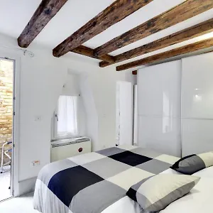 Cozy Up To 4 In Biennale Giardini By Bricola Appartement