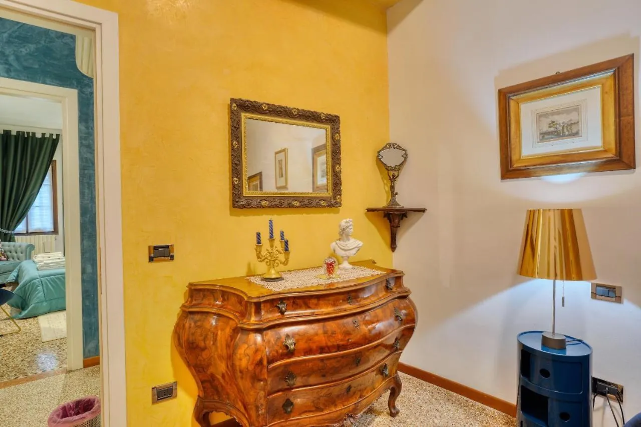 Biennale Venice Charme Apartment 0*,